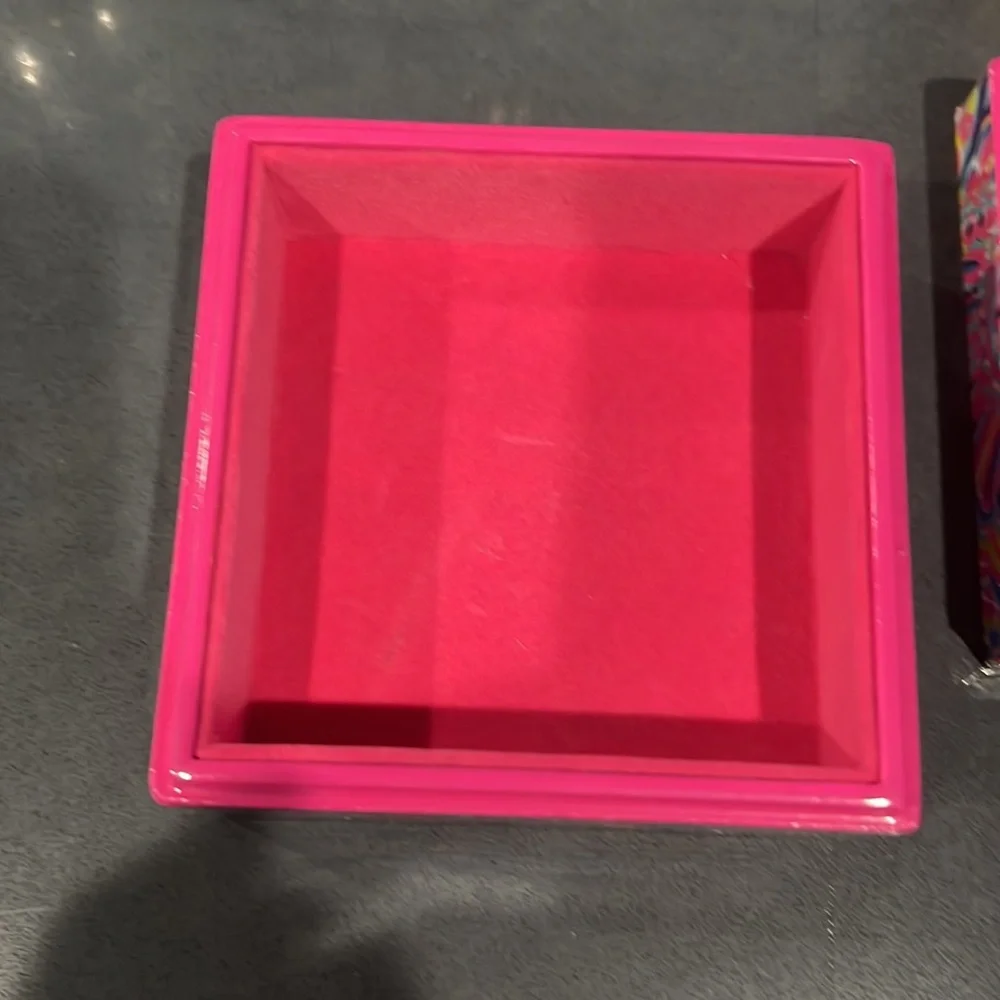 GUC! Lilly Pulitzer Jewelry Box!